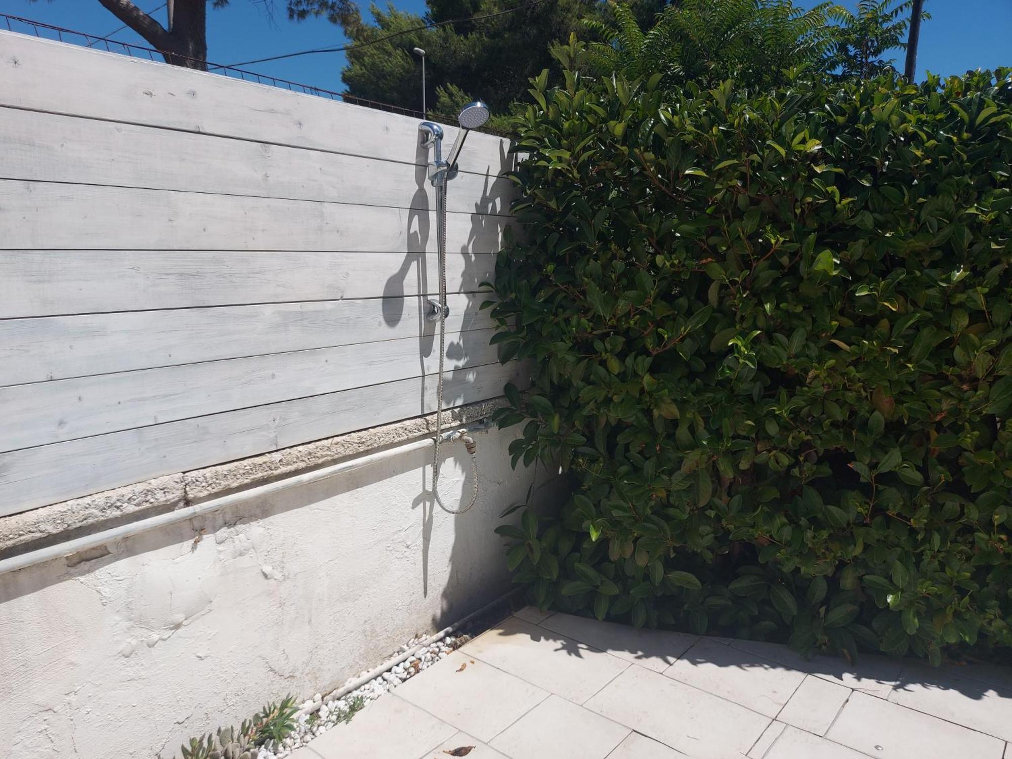 Casa Vacanza Fiori di Maggio Pulsano Esterno foto